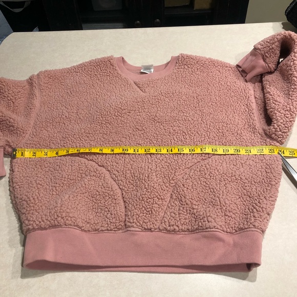 ⭐️ Victoria’s Secret PINK Sherpa Crew Sweatshirt in Damsel Pink EXTRA SMALL - Picture 14 of 16